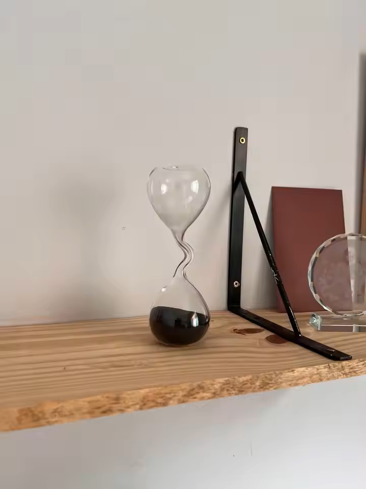 Curve Design Zwarte Zandloper  - Interior Design Years Of School recensie en prijs