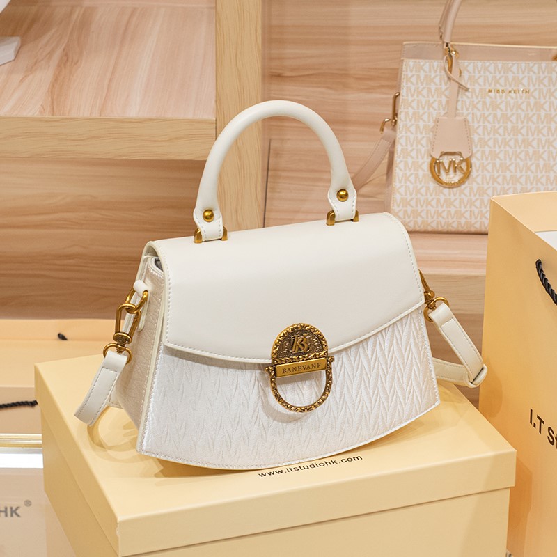 Lichte Luxe Dameshandtas 2024  - Interior Design High End recensie en prijs